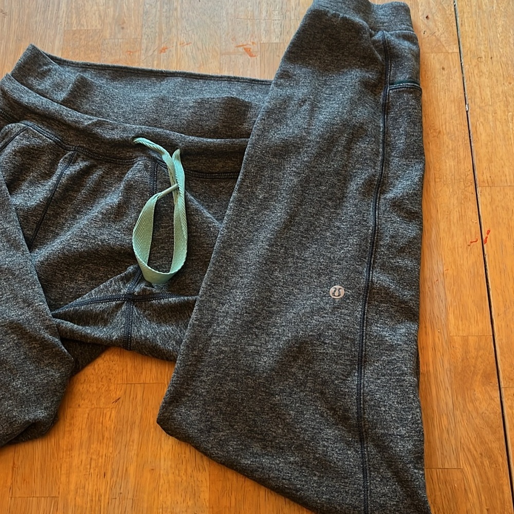 Lululemon Grey Green  Jogging Pants Size 8